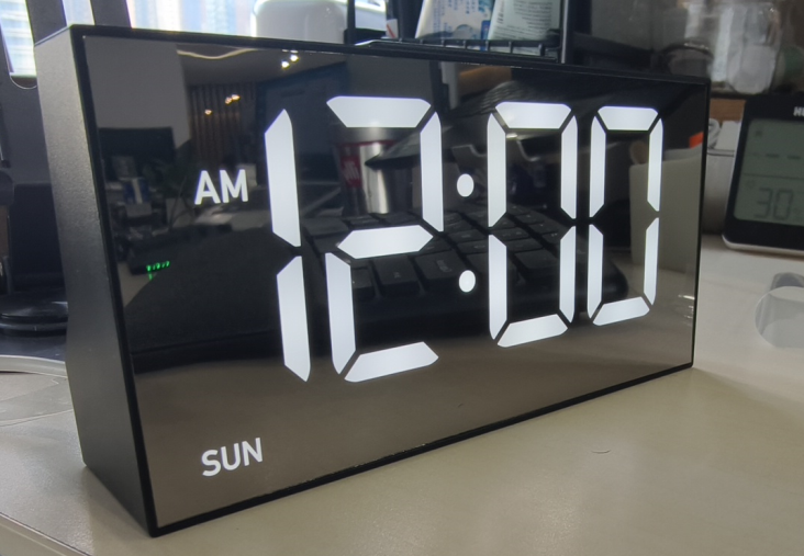 Mpow Alarm Clock for Heavy Sleepers, Digital Alarm Clock for Bedroom, Adjustable Brightness, Customizable Alarms, Automatically Dim at Night, Progressive Volume, DST, Loud Alarm Clock for Kids Adults